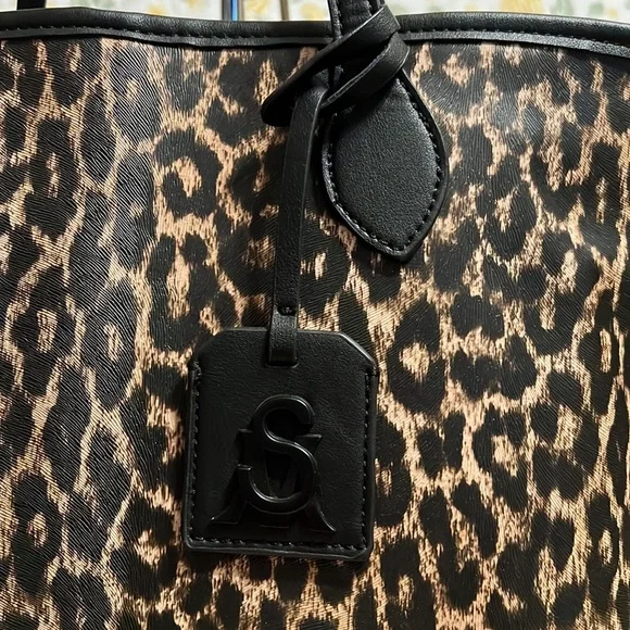 Steve Madden Tote - Picture 3 of 11